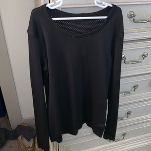 Lululemon size 4 long sleeve
